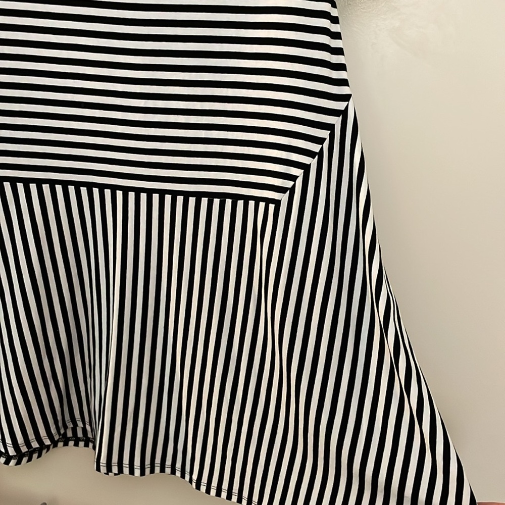 Vince Camuto Black and White 3/4 sleeve Striped Dress, size XS - Picture 3 of 6